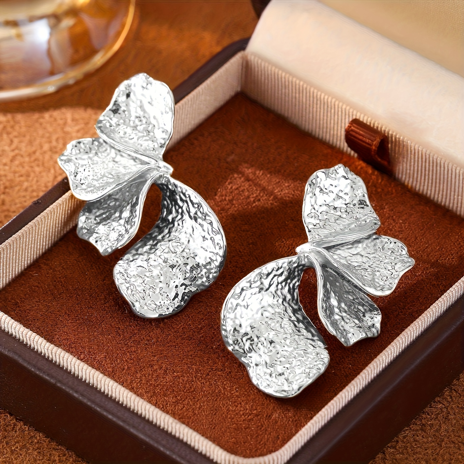 2pcs Plated Ruffled Leaf & Petal Stud Earrings Set